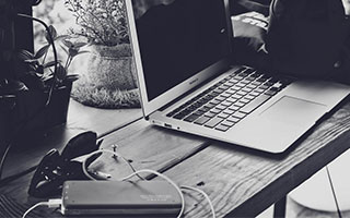 体育视频直播-为劫走孤寡老人六千元积蓄，她诱其上山用镰刀砍杀