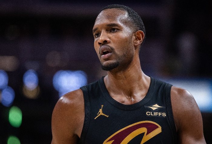 网页版登录入口-骑士2将弊端尽显！莫布利拒投还影响空间，米切尔起伏太大了！|莫布利;贾斯廷-安德森|克利夫兰骑士队|多诺万-米切尔|埃文-莫布利|NBA常规赛_新浪体育_新浪新闻