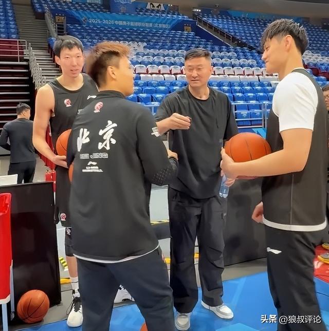 体育视频直播-杜锋：北京投出56%三分命中率 我们只有32%稍微好一点效果就不一样